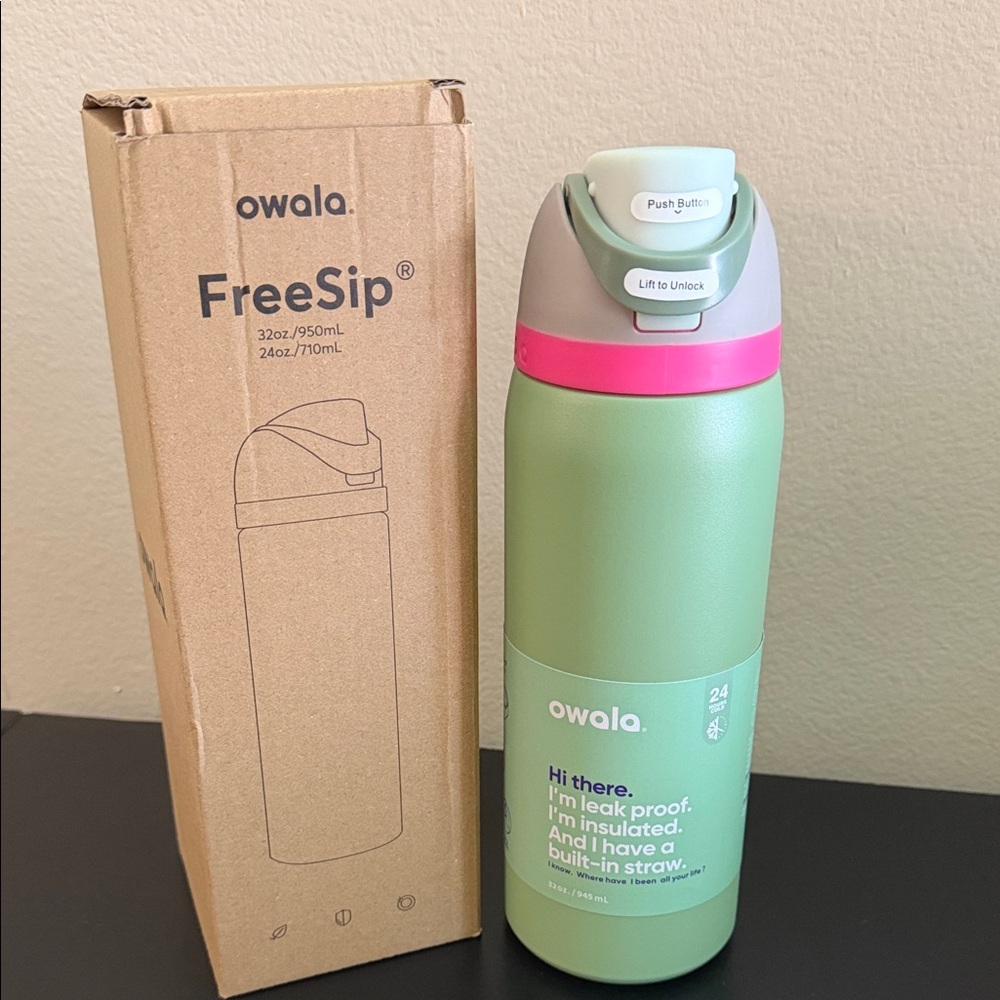 Owala Mint Green Insulated Water Bottle with Built-in Straw 32oz